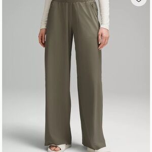 LULULEMON Swift Mid-Rise Wide-Leg Pant sz 8 Army Green
